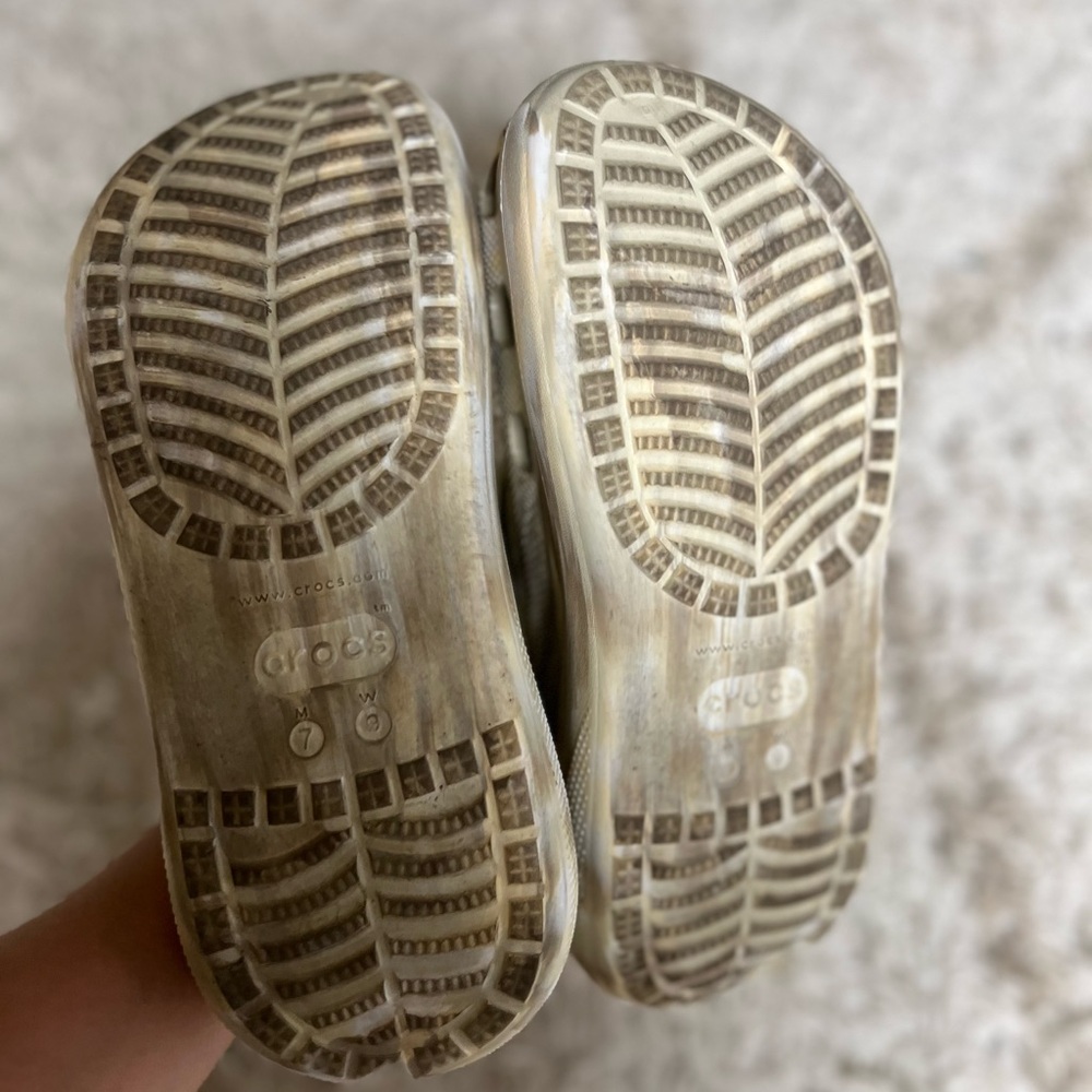 Marble Platform Crocs - Picture 7 of 7